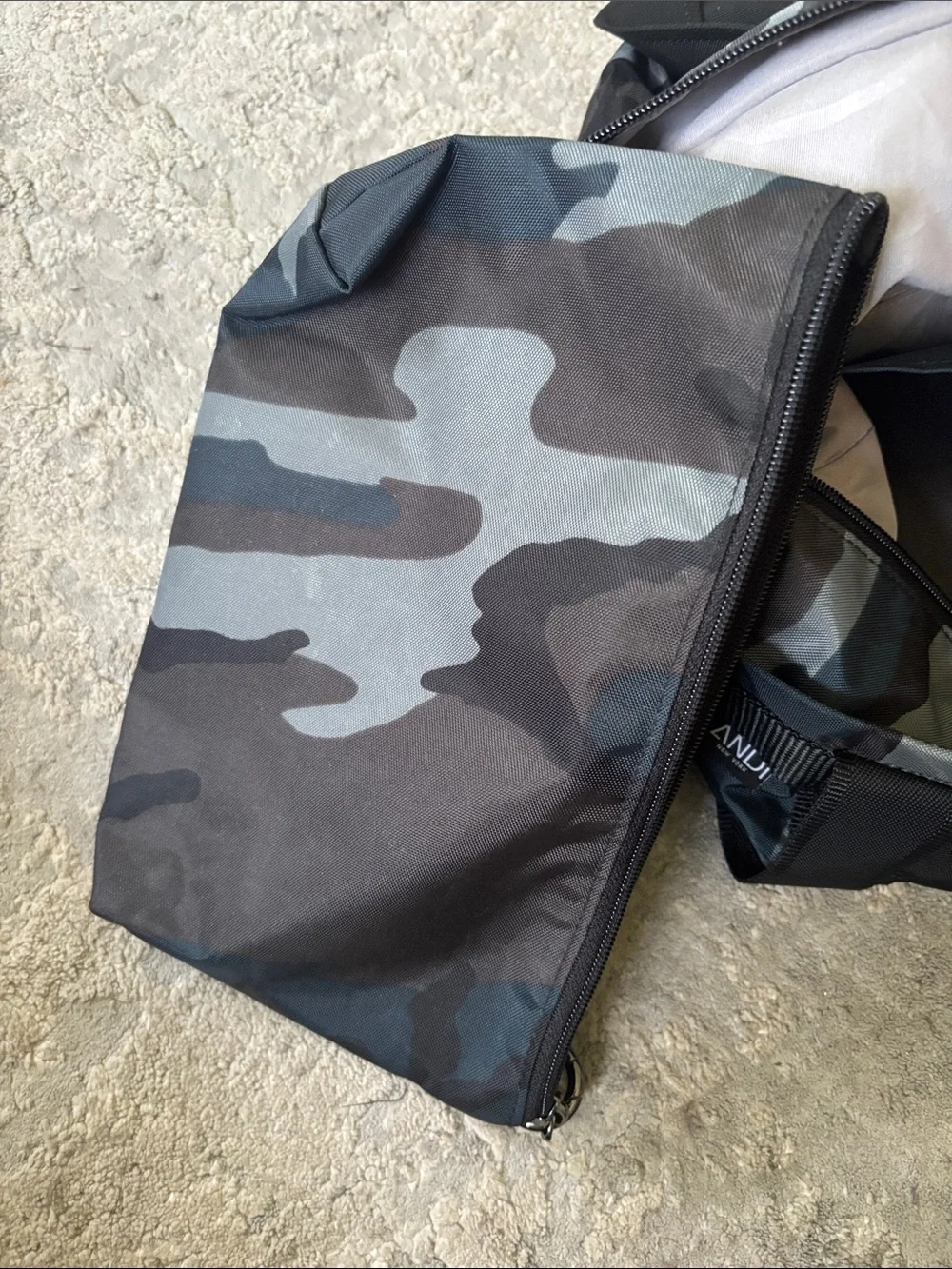 ANDI Camouflage Laptop Tote Bag - Black/Gray Camo